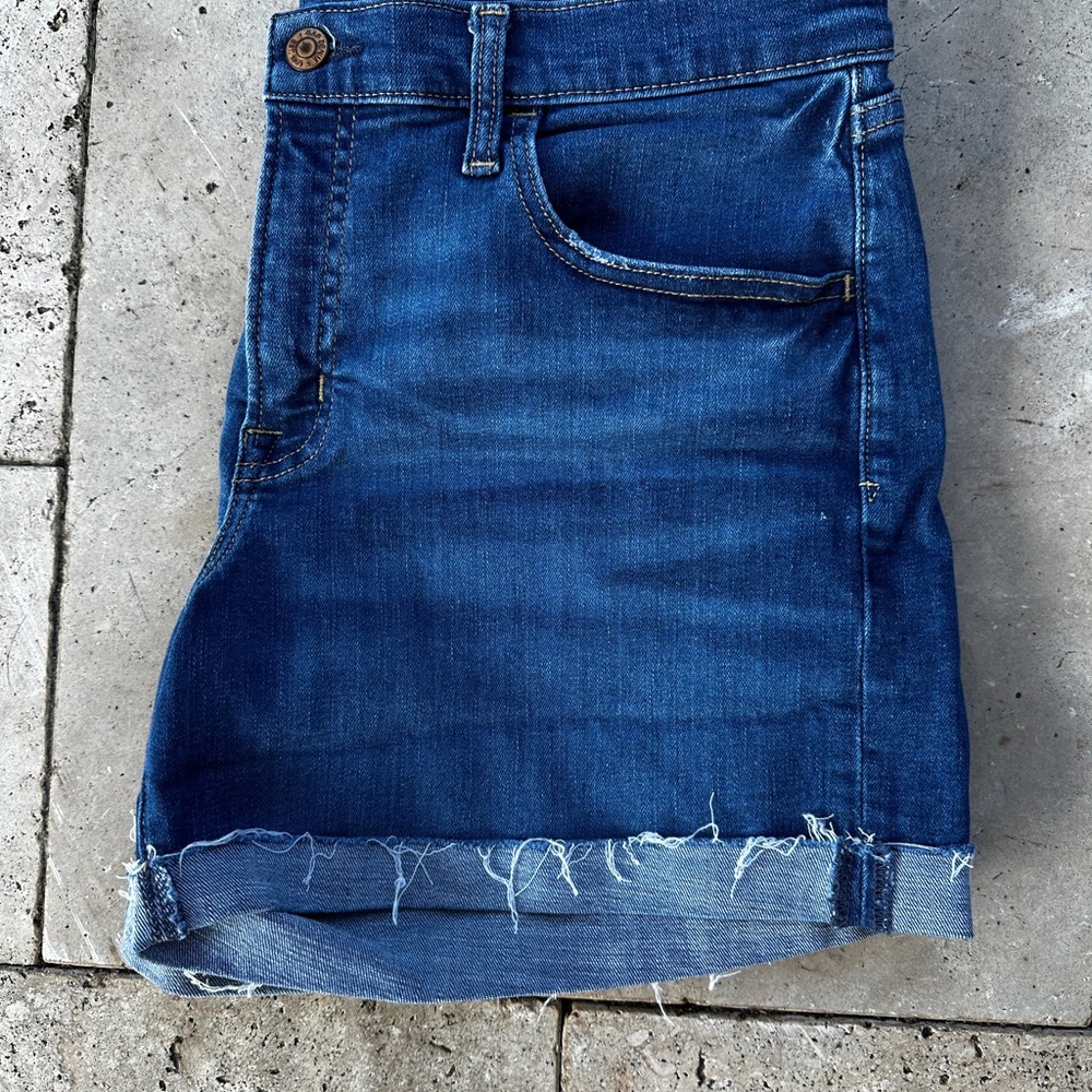 GAP Mid Rise 5” Jean Shorts with Frayed Hem Women’s 31 12